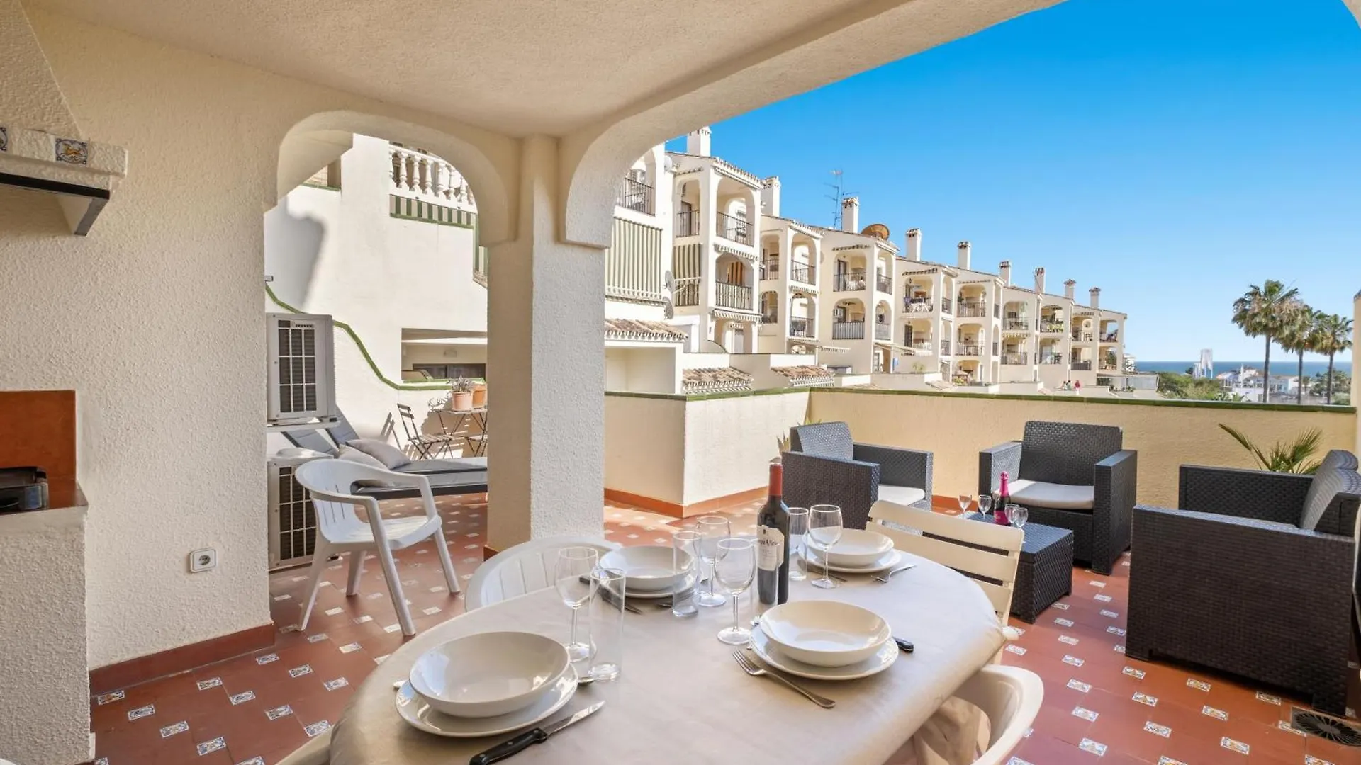 Amazing Apartment With Sea View & Big Terrace Mijas