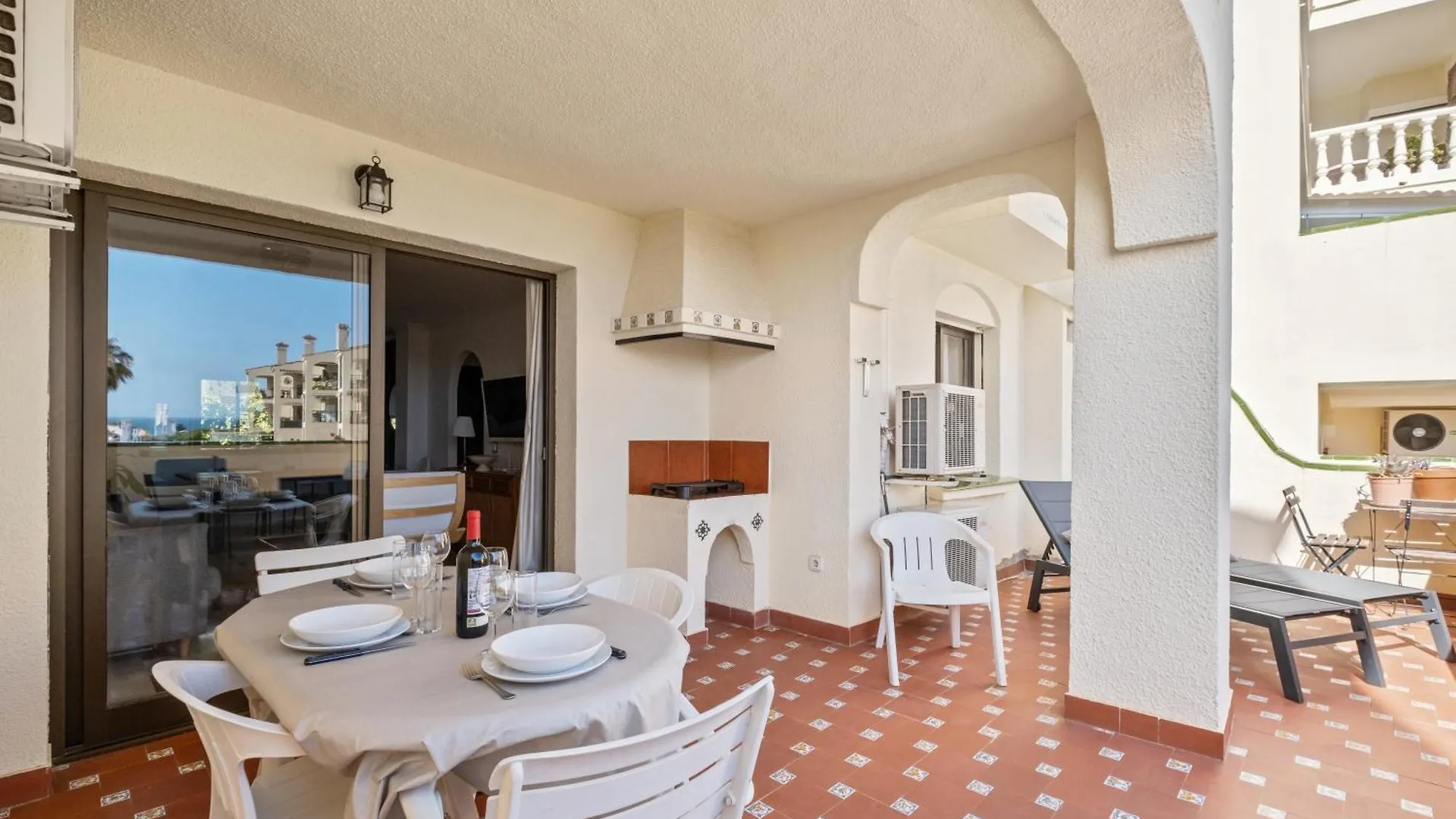 Amazing Apartment With Sea View & Big Terrace Mijas